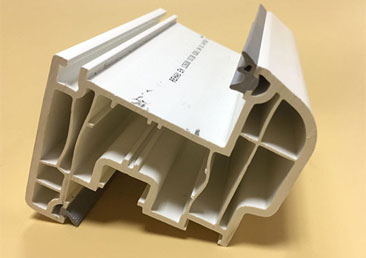 What should be included in the final assembly drawing of plastic mold?